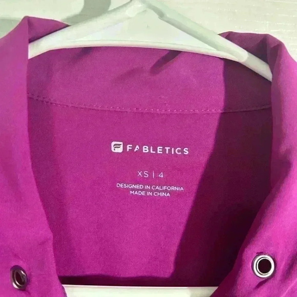 Fabletics Ninety Six Windbreaker. Size 4, XS Fuchsia. Minor pilling. - Picture 4 of 11